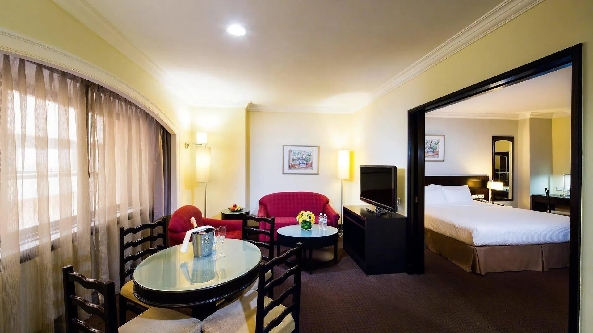Orchard Rendezvous Hotel By Far East Hospitality Singapore 4*,  Singapore